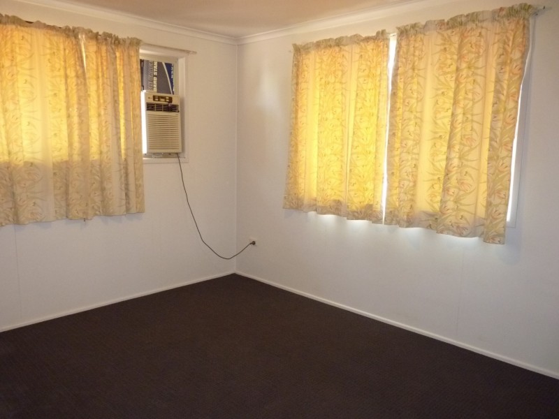 Unit 4, 11-13 Alfred Street, St George QLD 4487