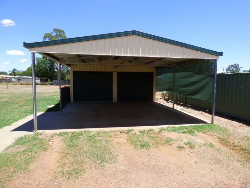 24 Andrew St, St George QLD 4487