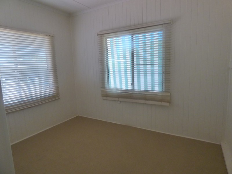 24 Andrew St, St George QLD 4487