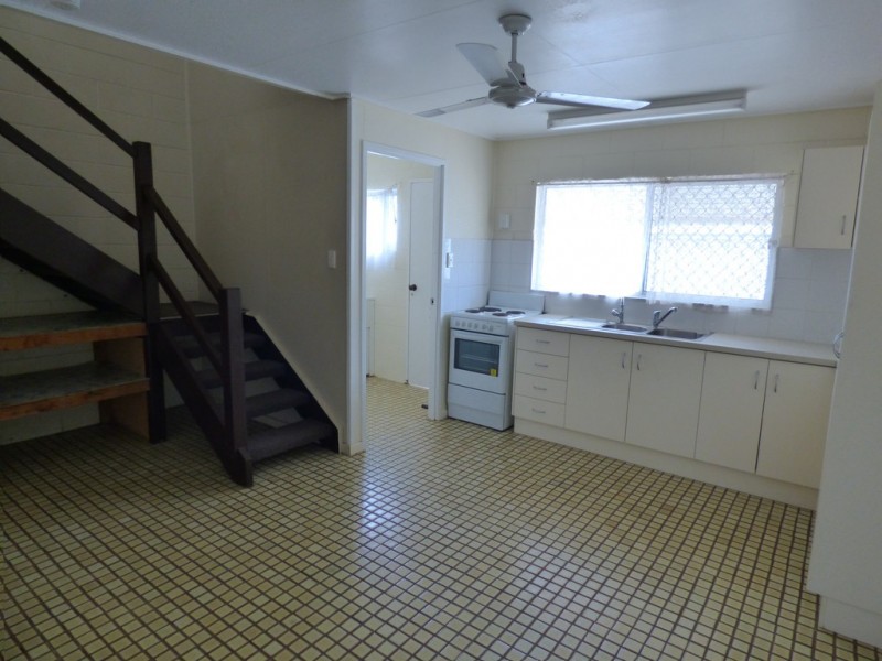 Unit 3, 18 ALFRED STREET, St George QLD 4487