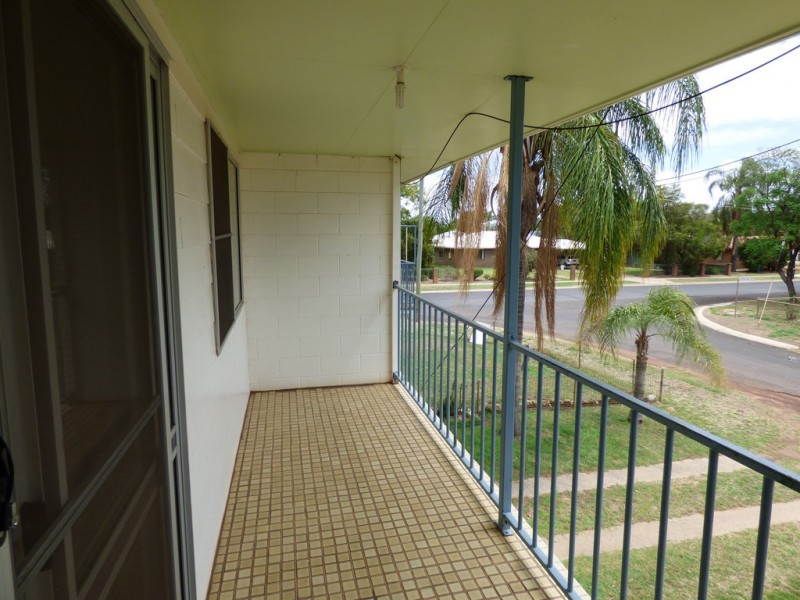 Unit 3, 18 ALFRED STREET, St George QLD 4487
