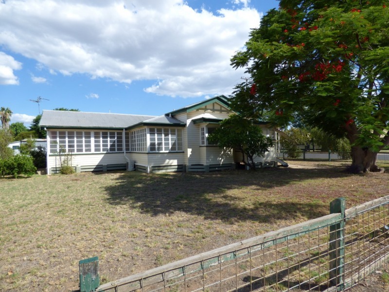 80 Victoria Street, St George QLD 4487