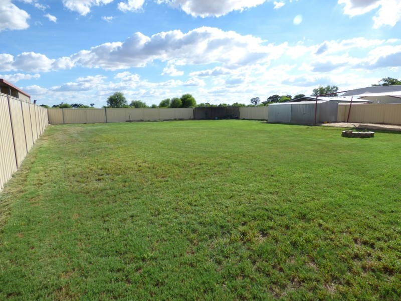 10 TAYLOR STREET, St George QLD 4487