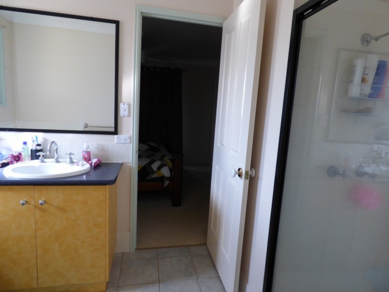 10 TAYLOR STREET, St George QLD 4487