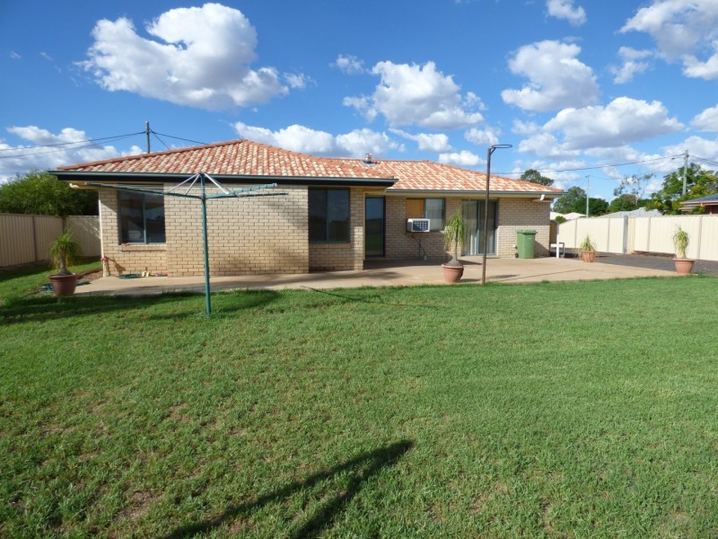 10 TAYLOR STREET, St George QLD 4487