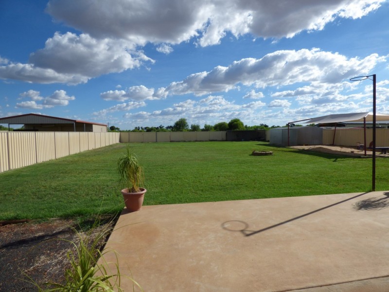 10 TAYLOR STREET, St George QLD 4487