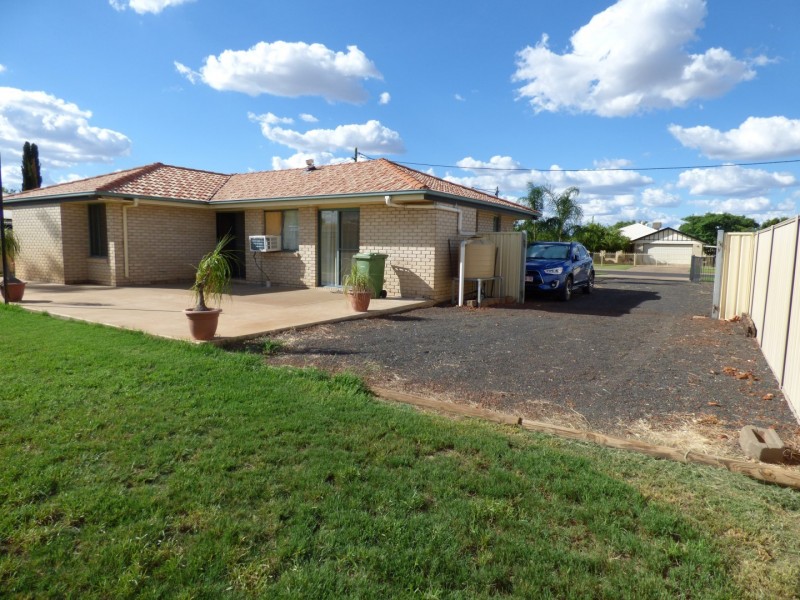 10 TAYLOR STREET, St George QLD 4487