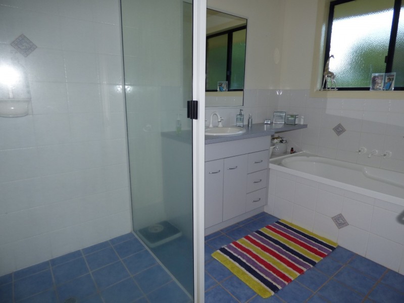 9-11 TURVEY COURT, St George QLD 4487