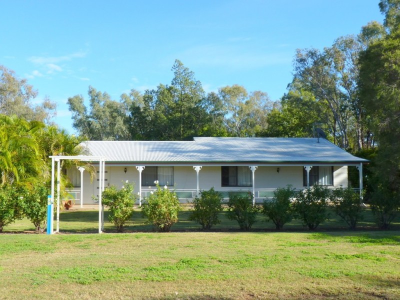 281-283 ALFRED STREET, St George QLD 4487