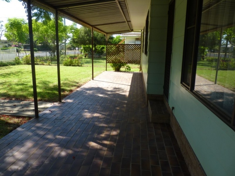 6 CHURCH STREET, St George QLD 4487