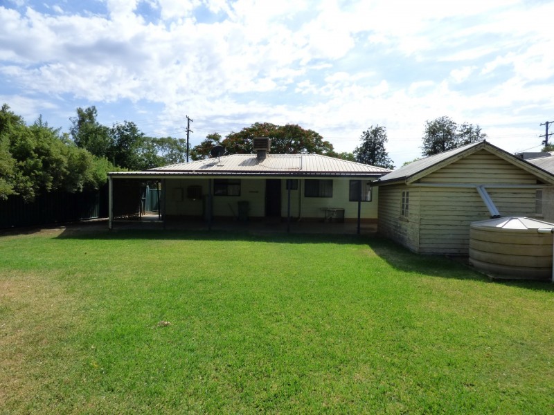 6 CHURCH STREET, St George QLD 4487