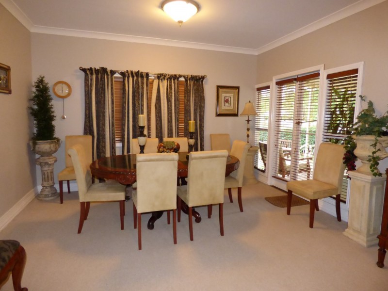 10 MCDONNELL AVE, St George QLD 4487
