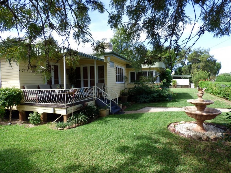 10 MCDONNELL AVE, St George QLD 4487