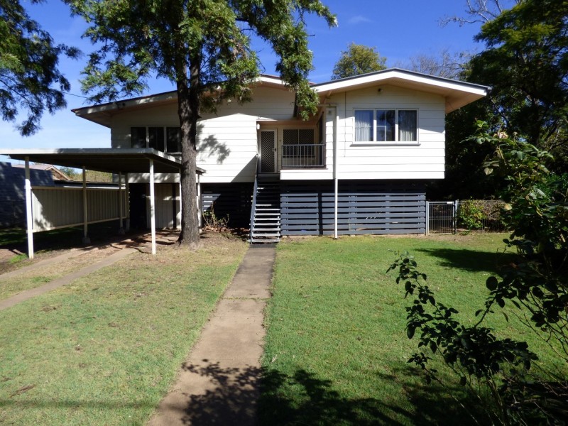 14 Balonne Street, St George QLD 4487