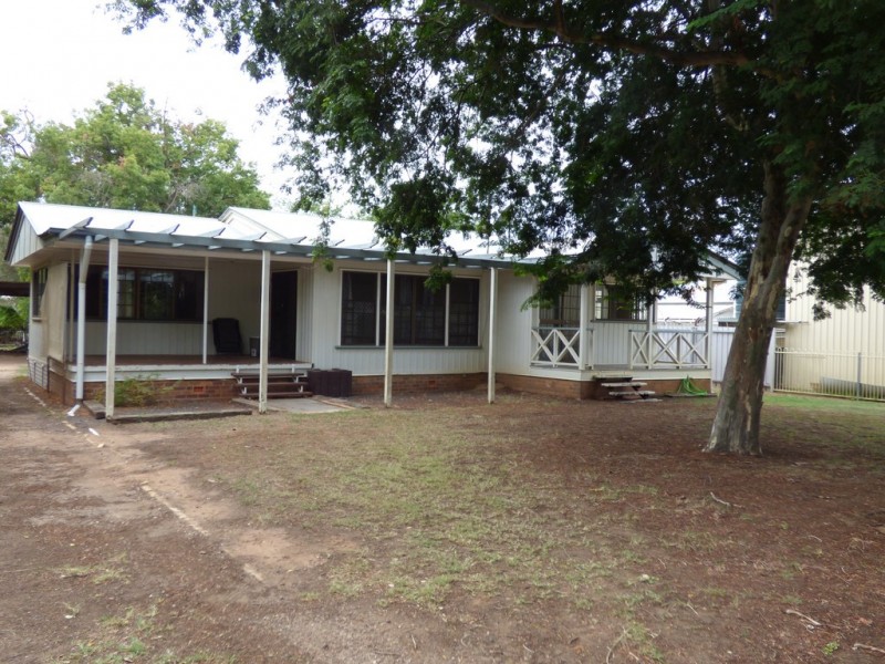 19 Balonne Street, St George QLD 4487