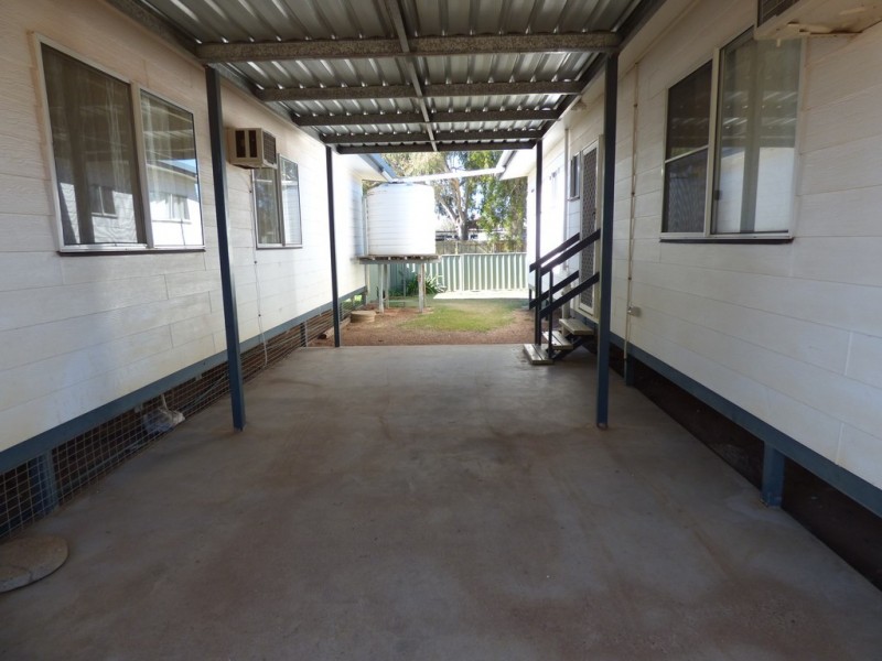 Unit 1, 25 Hutt Street, St George QLD 4487