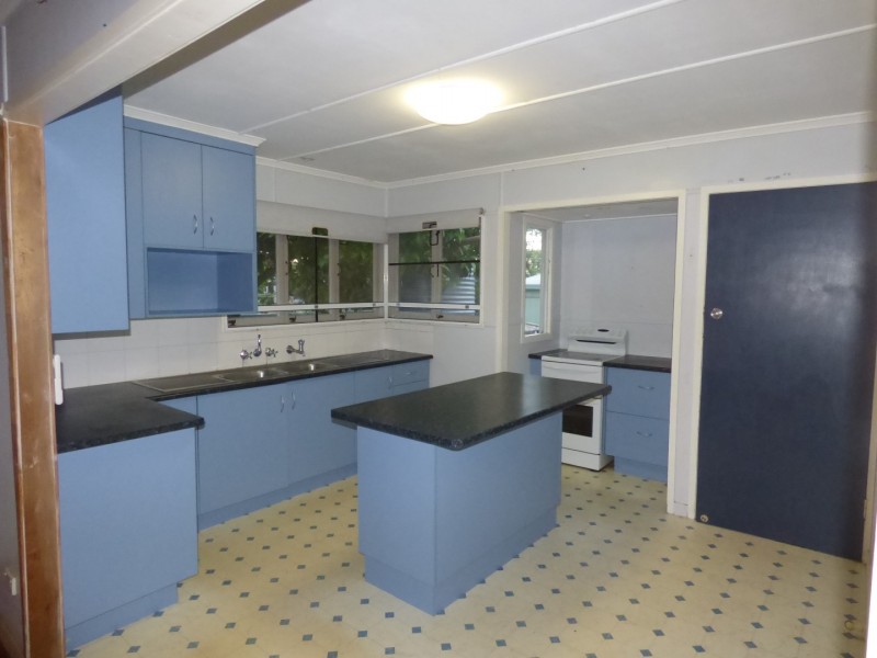 208 VICTORIA STREET, St George QLD 4487