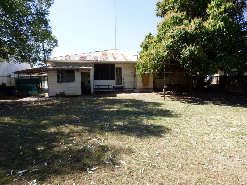 28 Roe Street, St George QLD 4487