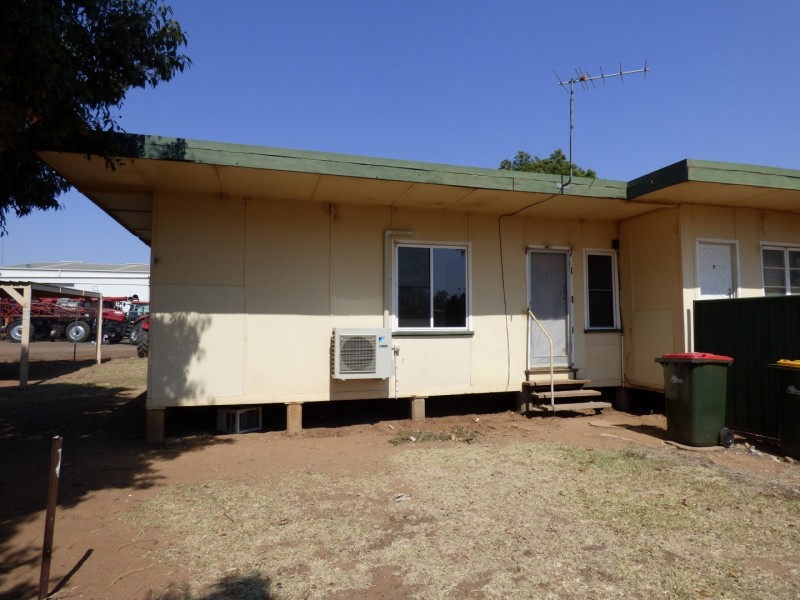 Unit 3,171 VICTORIA STREET, St George QLD 4487