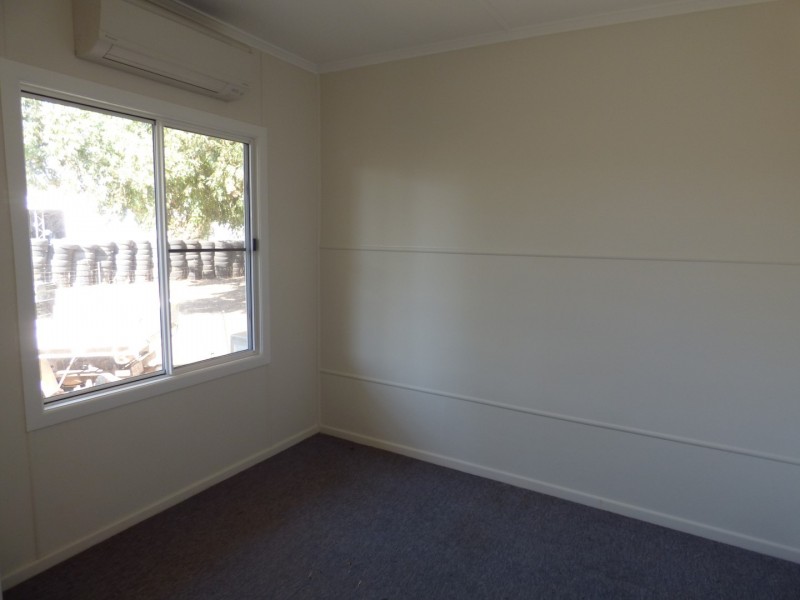 Unit 3,171 VICTORIA STREET, St George QLD 4487