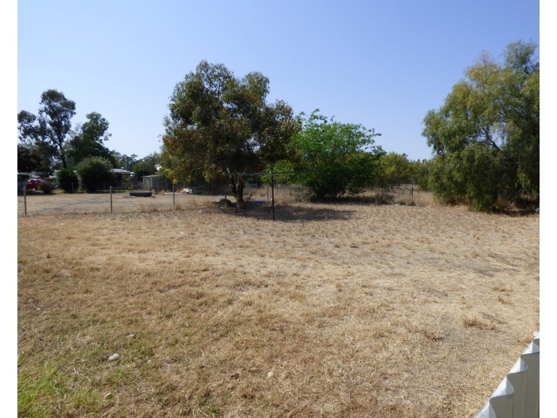 12 Wattle Drive, St George QLD 4487