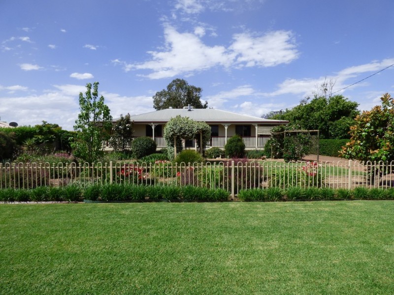 15 Taylor Street, St George QLD 4487