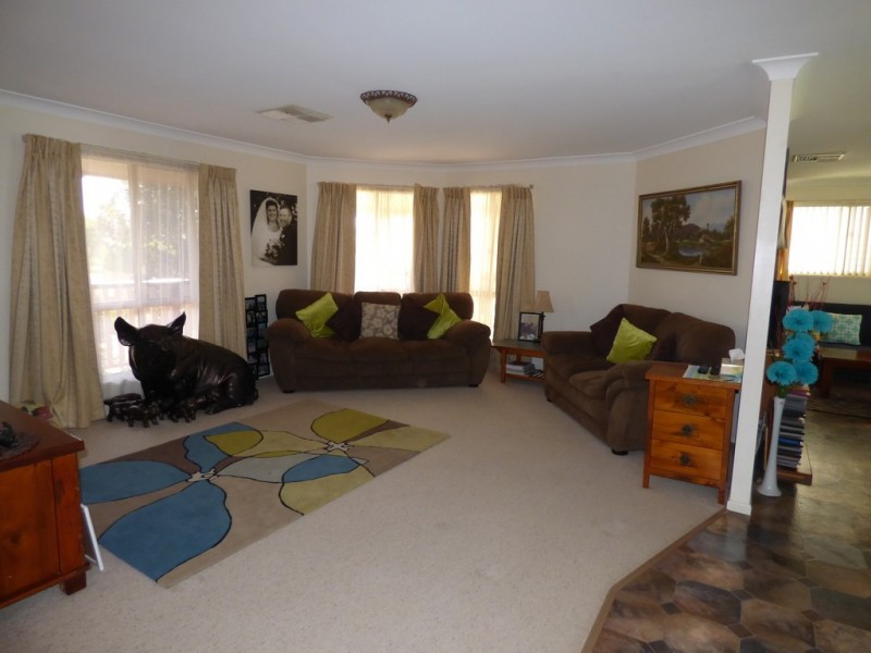 15 Taylor Street, St George QLD 4487