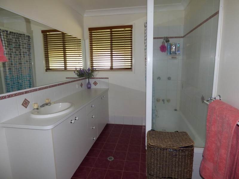 15 Taylor Street, St George QLD 4487