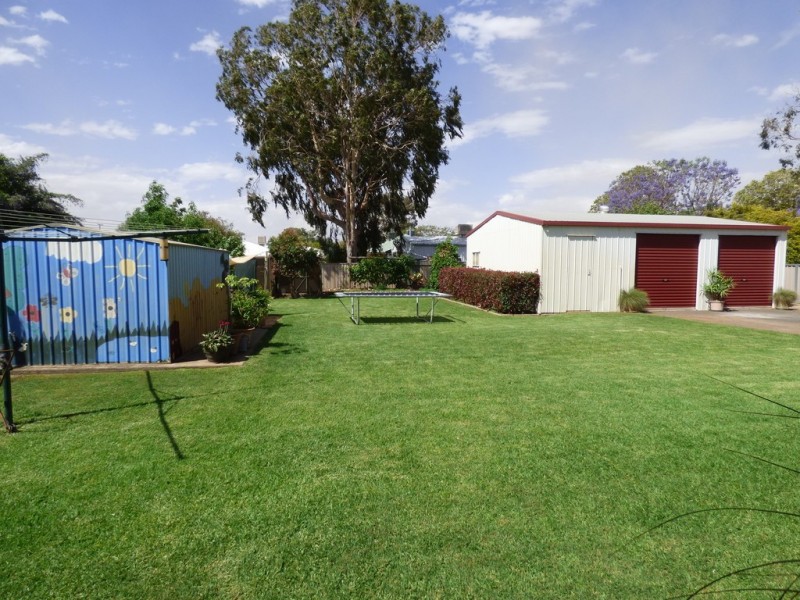 15 Taylor Street, St George QLD 4487