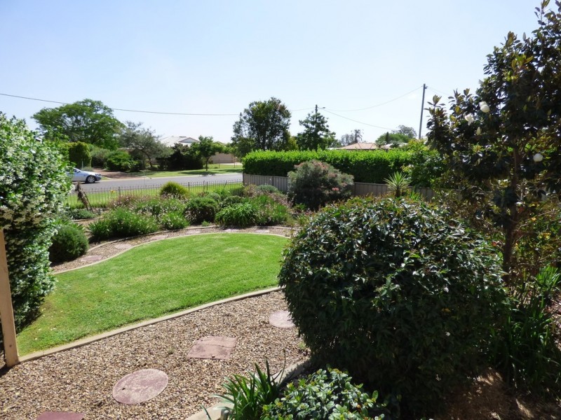 15 Taylor Street, St George QLD 4487