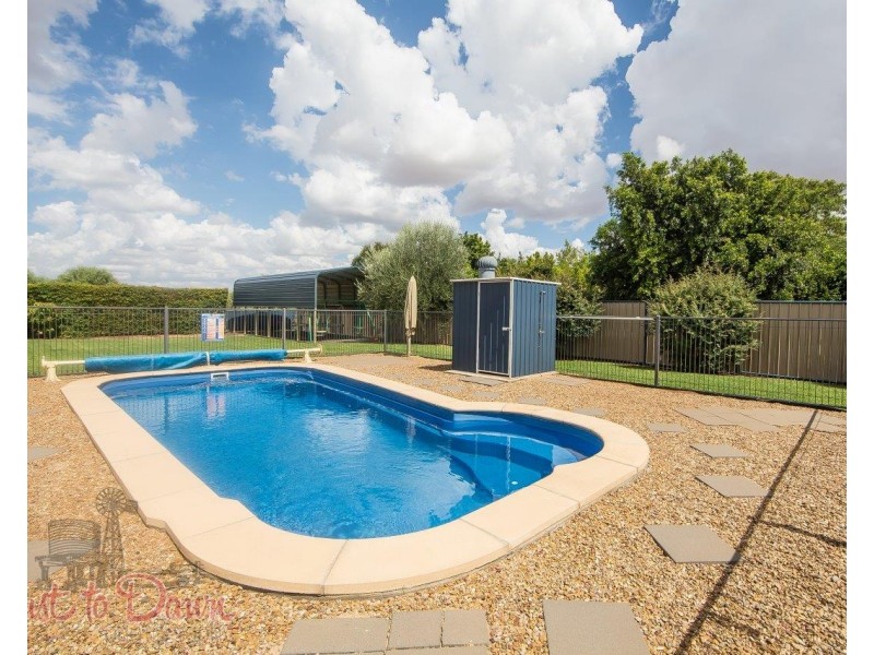 18 TAYLOR STREET, St George QLD 4487