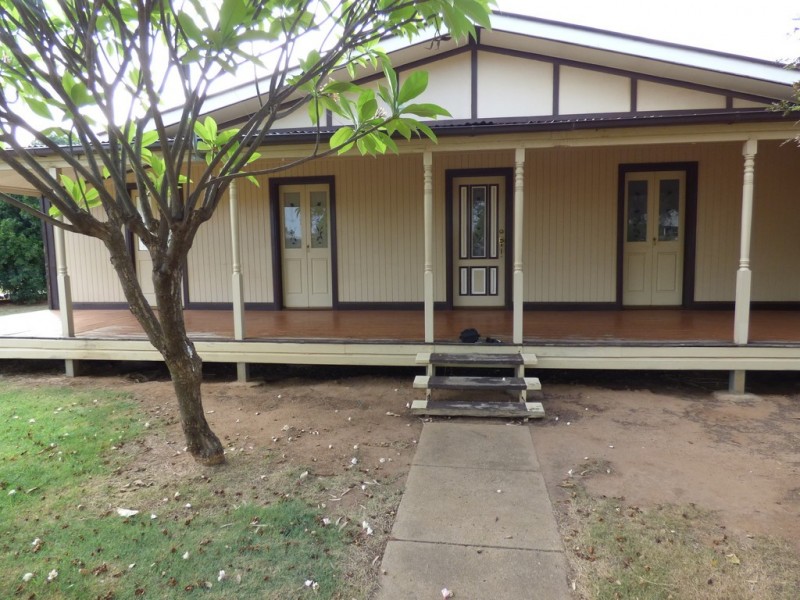 98 ALFRED STREET, St George QLD 4487