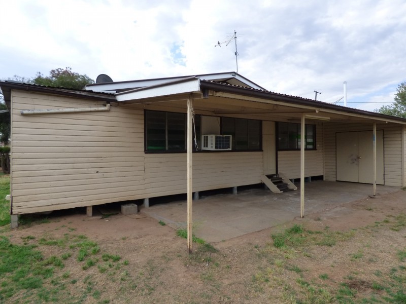 98 ALFRED STREET, St George QLD 4487