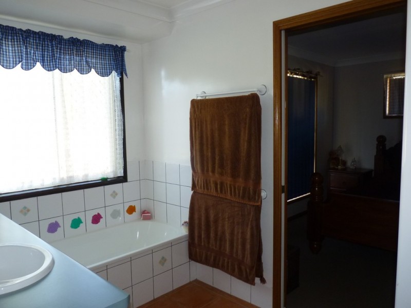 21 TAYLOR STREET, St George QLD 4487