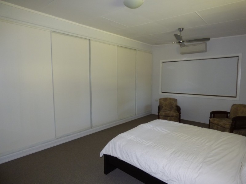 16 Victoria Street, St George QLD 4487