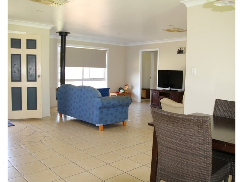 18 Elizabeth Street, St George QLD 4487
