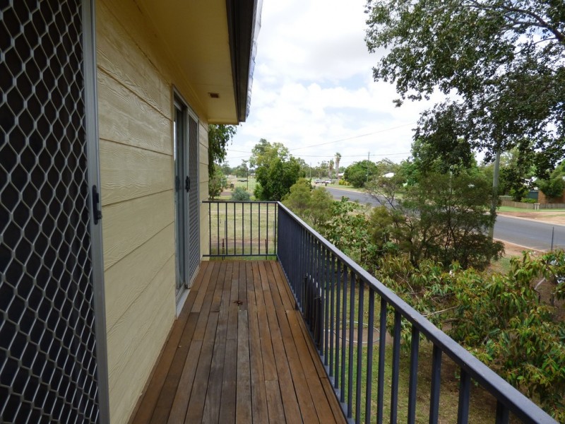 75 Church Street, St George QLD 4487