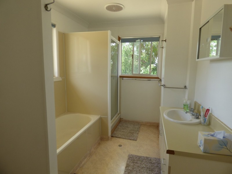 75 Church Street, St George QLD 4487