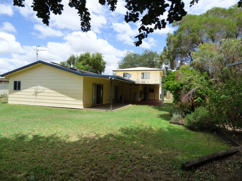 75 Church Street, St George QLD 4487