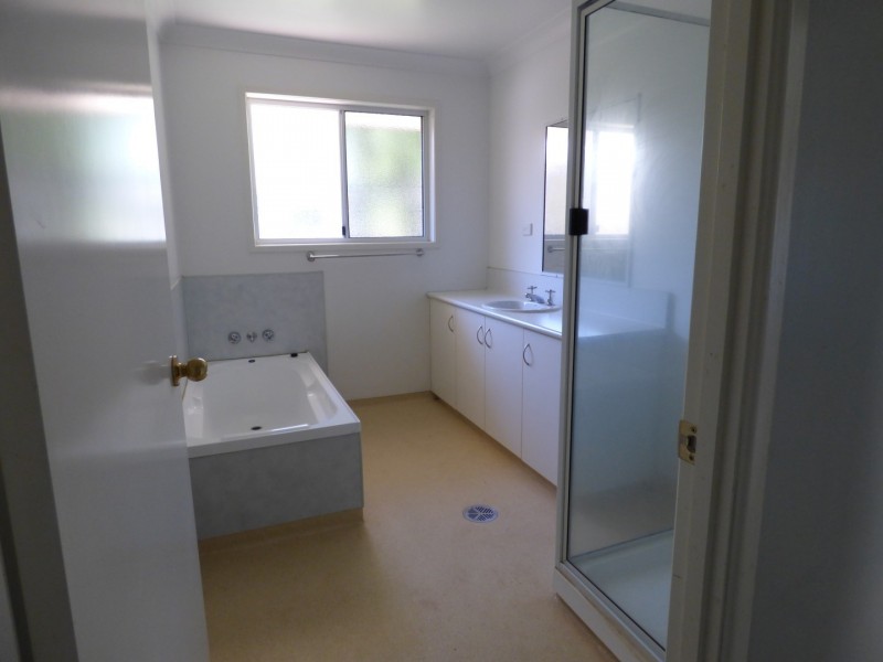 13 George Street, Bollon QLD 4488