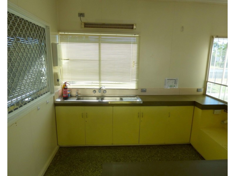 140-142 Victoria Street, St George QLD 4487