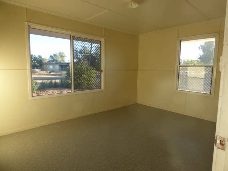 18 Lignum Avenue, Dirranbandi QLD 4486