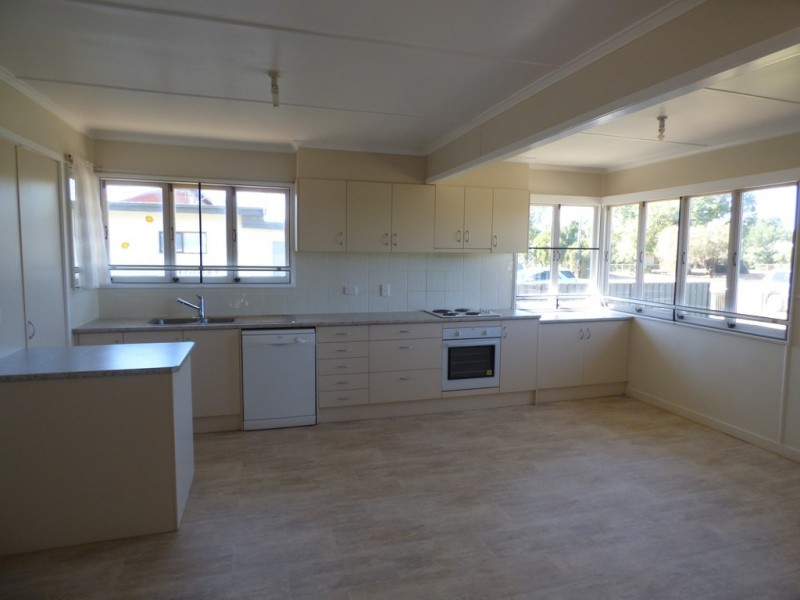 12 Robert Street, St George QLD 4487