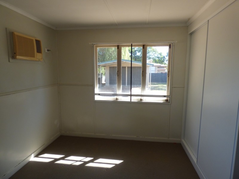 12 Robert Street, St George QLD 4487