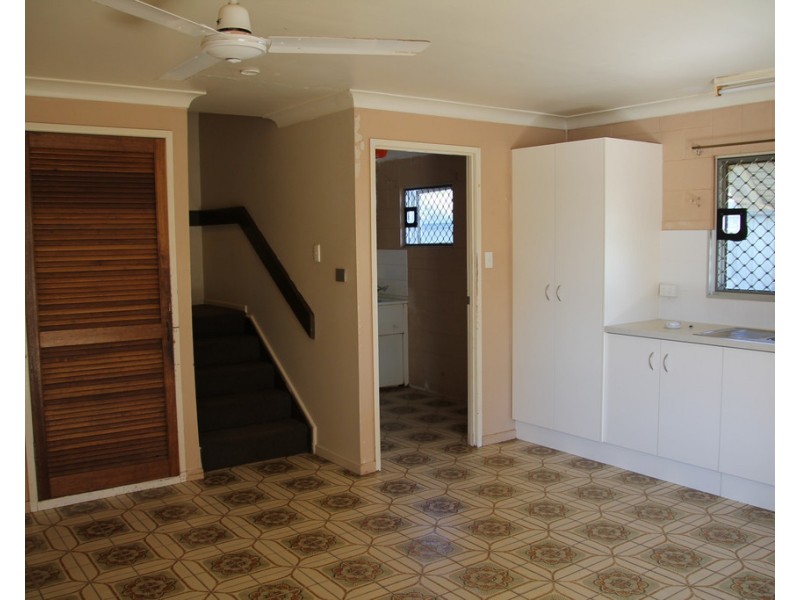 UNIT 1, 18 ALFRED STREET, St George QLD 4487