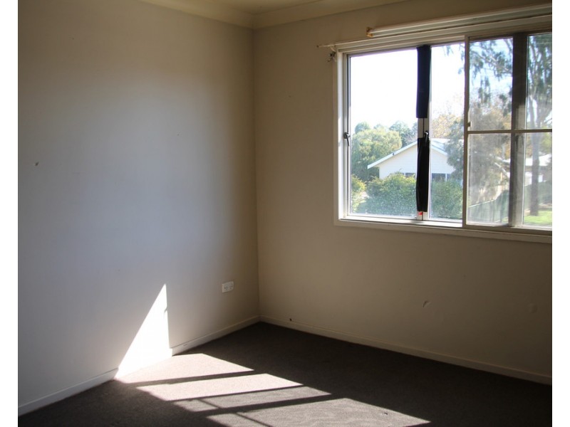 UNIT 1, 18 ALFRED STREET, St George QLD 4487