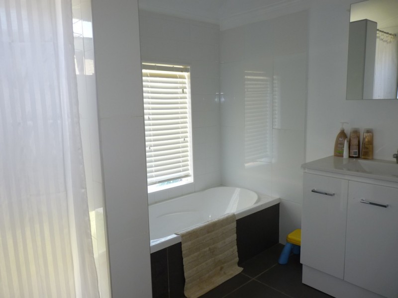 64 Scott Street, St George QLD 4487