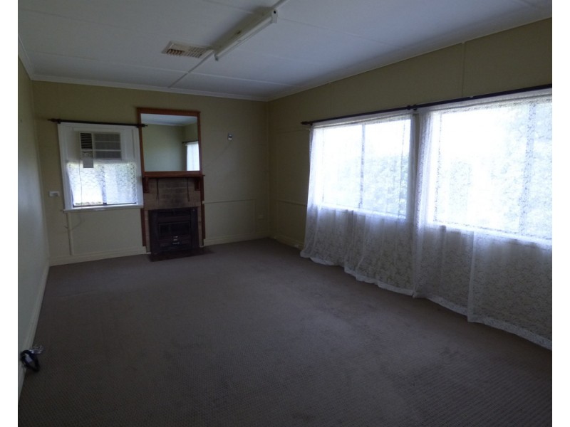 60 Moore Street, Dirranbandi QLD 4486