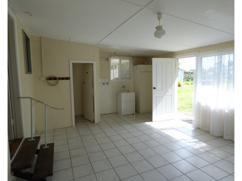 60 Moore Street, Dirranbandi QLD 4486