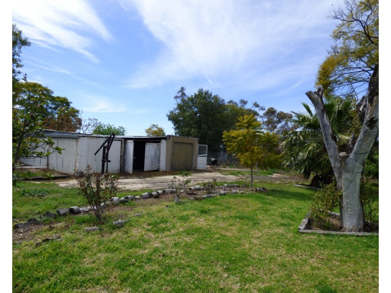 60 Moore Street, Dirranbandi QLD 4486